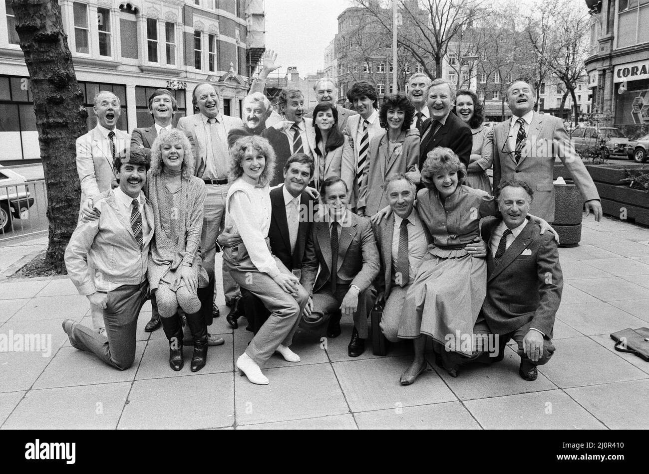 A group of top actors and actresses have grouped together with Ray Cooney at the Shaftesbury Theatre to form the Theatre of Comedy. Today they went along to the Theatre to tell the press. Pictured includes: Leslie Phillips, John Alderton, Richard Briers, Derek Nimmo, Geoffrey Palmer, Tom Conti, Pauline Collins, Julia McKenzie, Tom Courtenay, Maureen Lipman, Liza Goddard and a cardboard cut out of Bernard Cribbins, who could not make it in person. 8th May 1983. Stock Photo