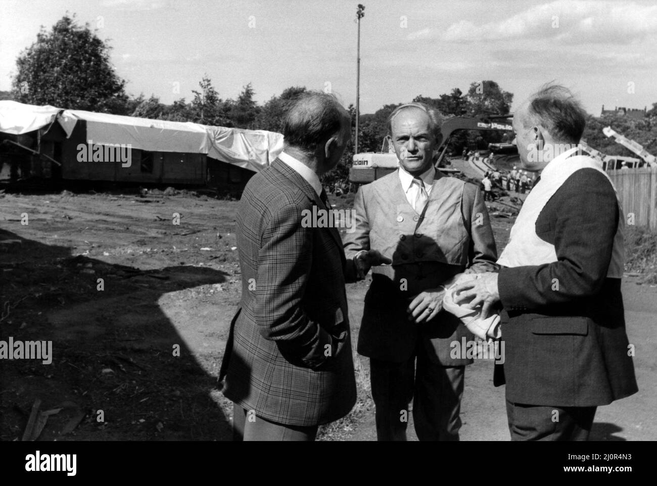 The crash of the Aberdeen to London sleeper train which careered off the track on the notorius Morpeth curve, just half a mile from the station. The crash happened at 10 minutes past midnight on 24th June, 1984   MP Jack Thompson (centre) at the crash scene Stock Photo