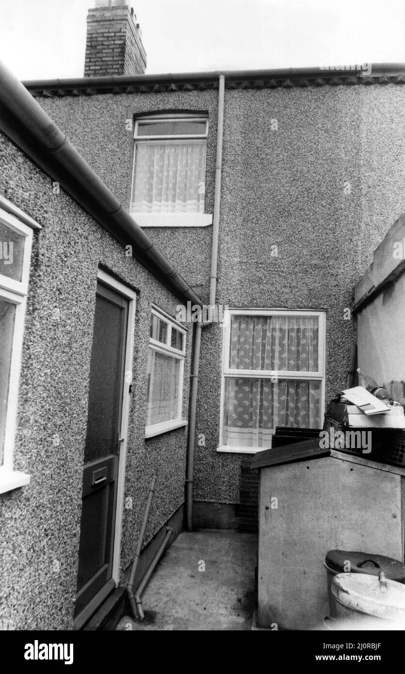 The National Miners Strike 1984 The home of pit labourer Bobby Melvin, at Traverse Street, Herrington Burn, near Houghton-le-Spring, which was bombarded with glass and bricks 27 September 1984 Stock Photo