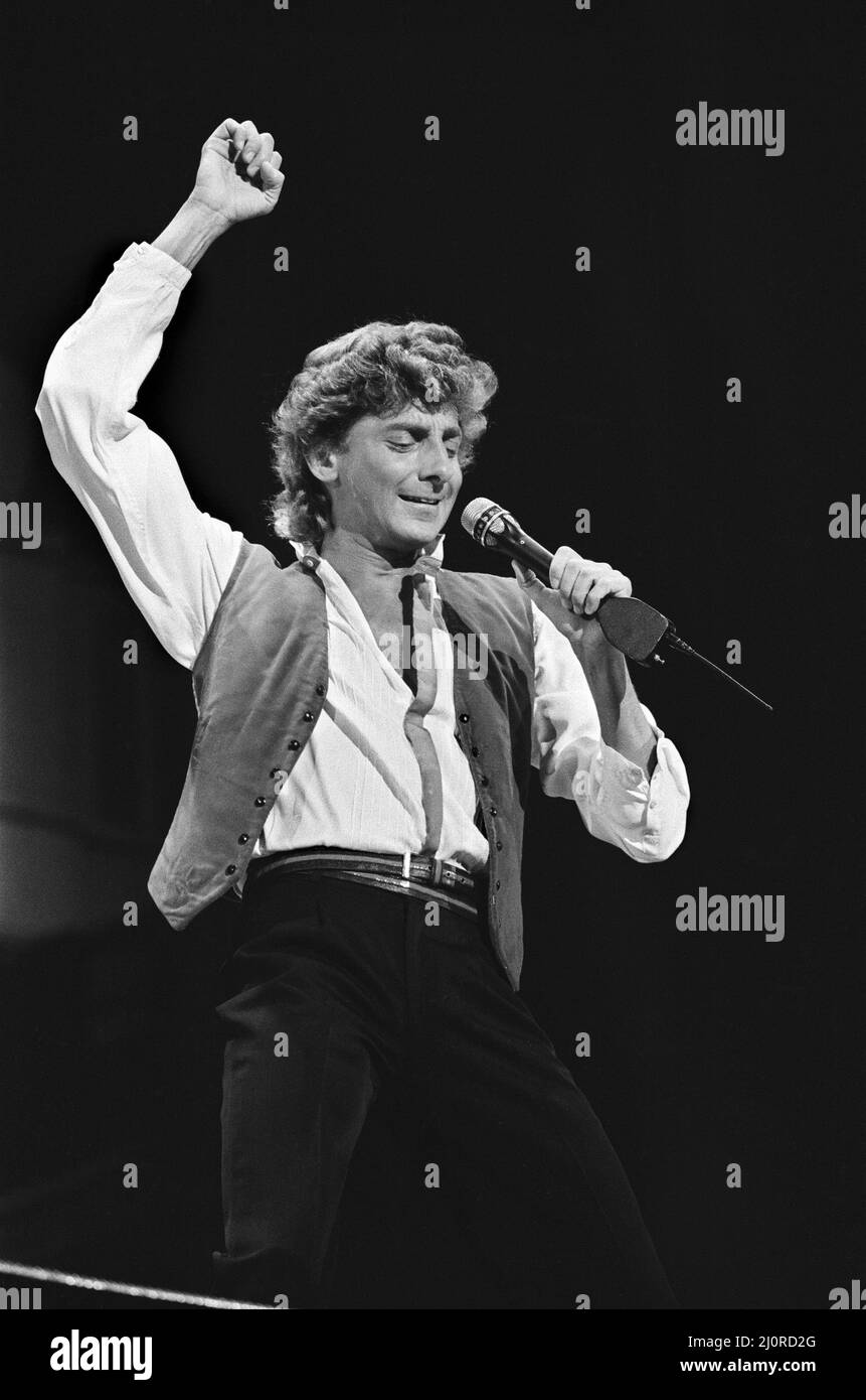 Barry Manilow in concert at Blenhiem Palace. 28th August 1983 Stock ...