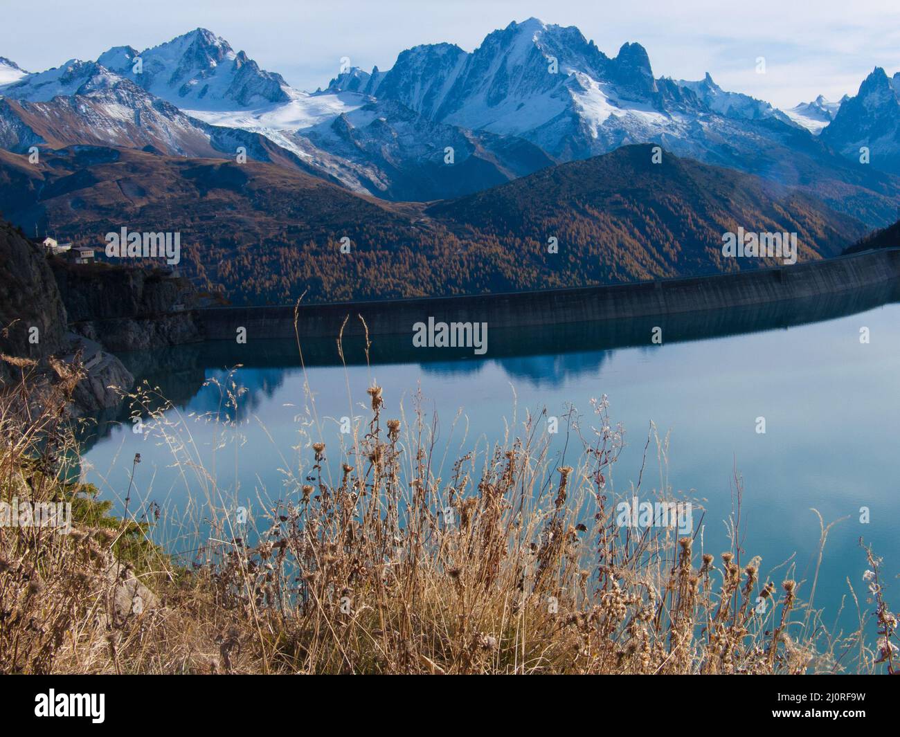Beautiful view of a landscape with a lake and mountains Stock Photo - Alamy