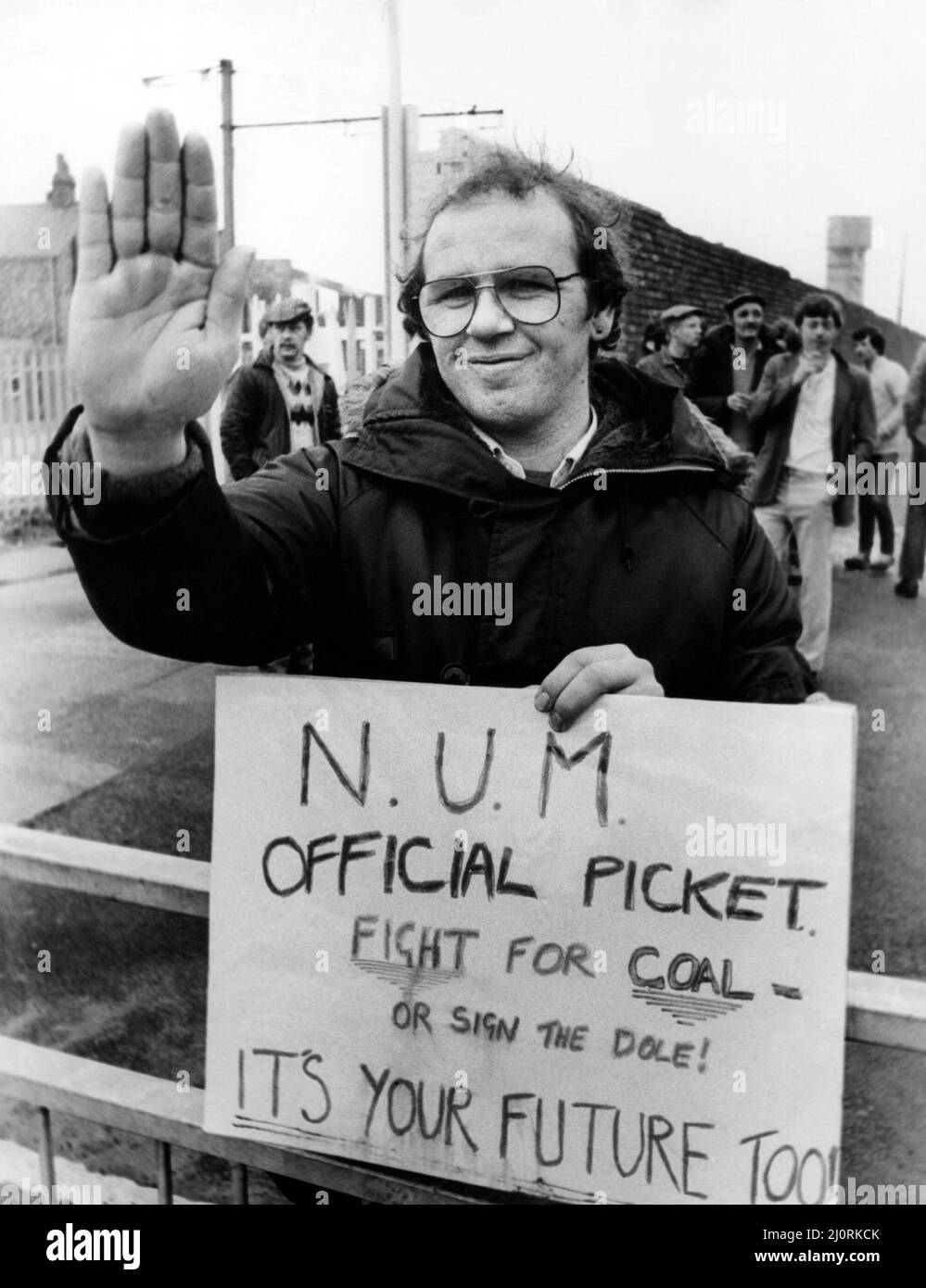 The National Miners Strike 1984 Westoe Colliery miner Norman Strike staged a one-man picket at NCB coal Stockpile at Boldon Colliery, where he turned back seven lorries 12 March 1984 Stock Photo