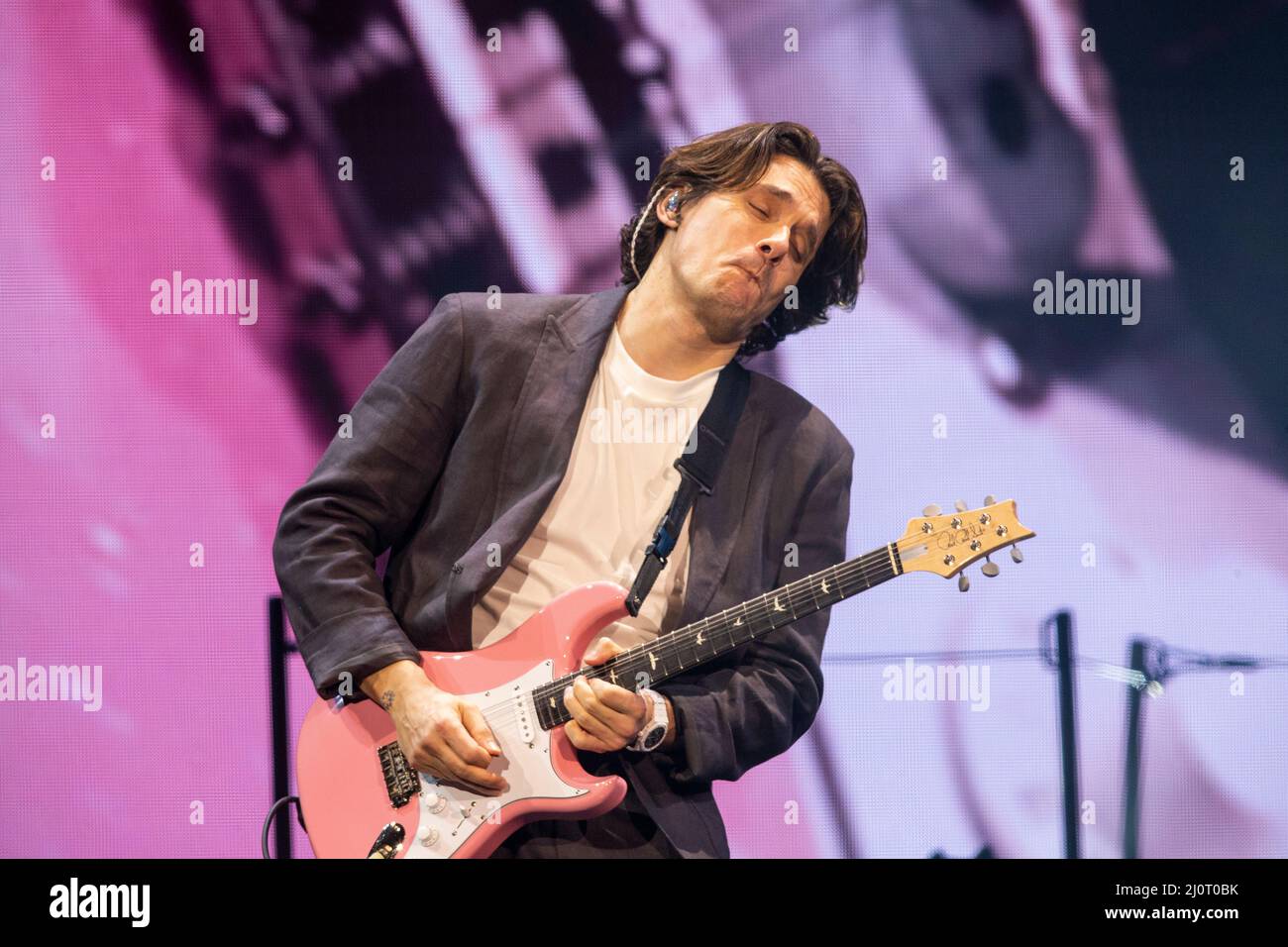 John Mayer 2022 Christmas Page 2 - John Mayer Performing Live High Resolution Stock Photography And  Images - Alamy