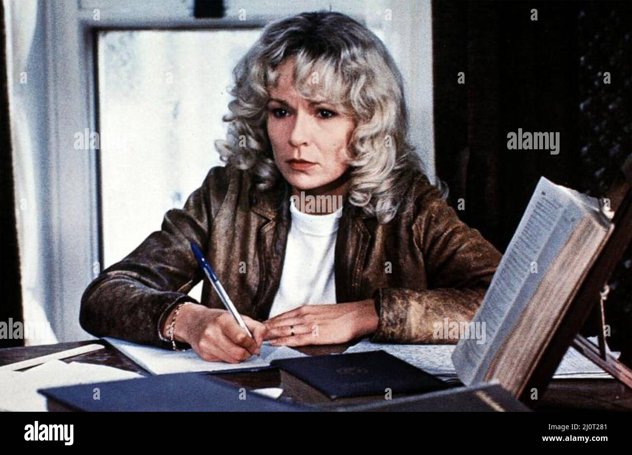 EDUCATING RITA 1983 Rank Film Distributors production with Julie Walters as Susan 'Rita' White Stock Photo