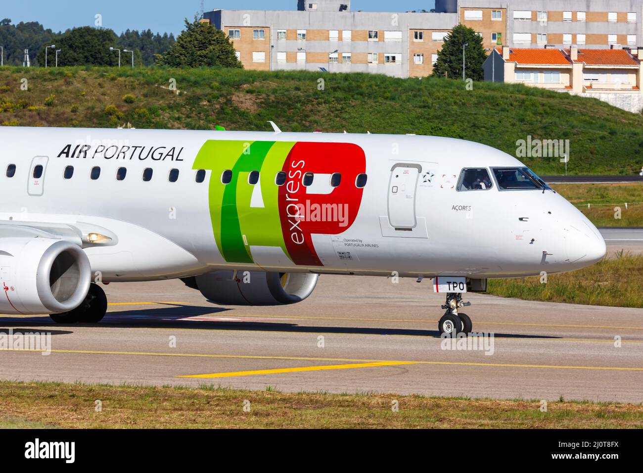 Portugalia airlines hi-res stock photography and images - Alamy