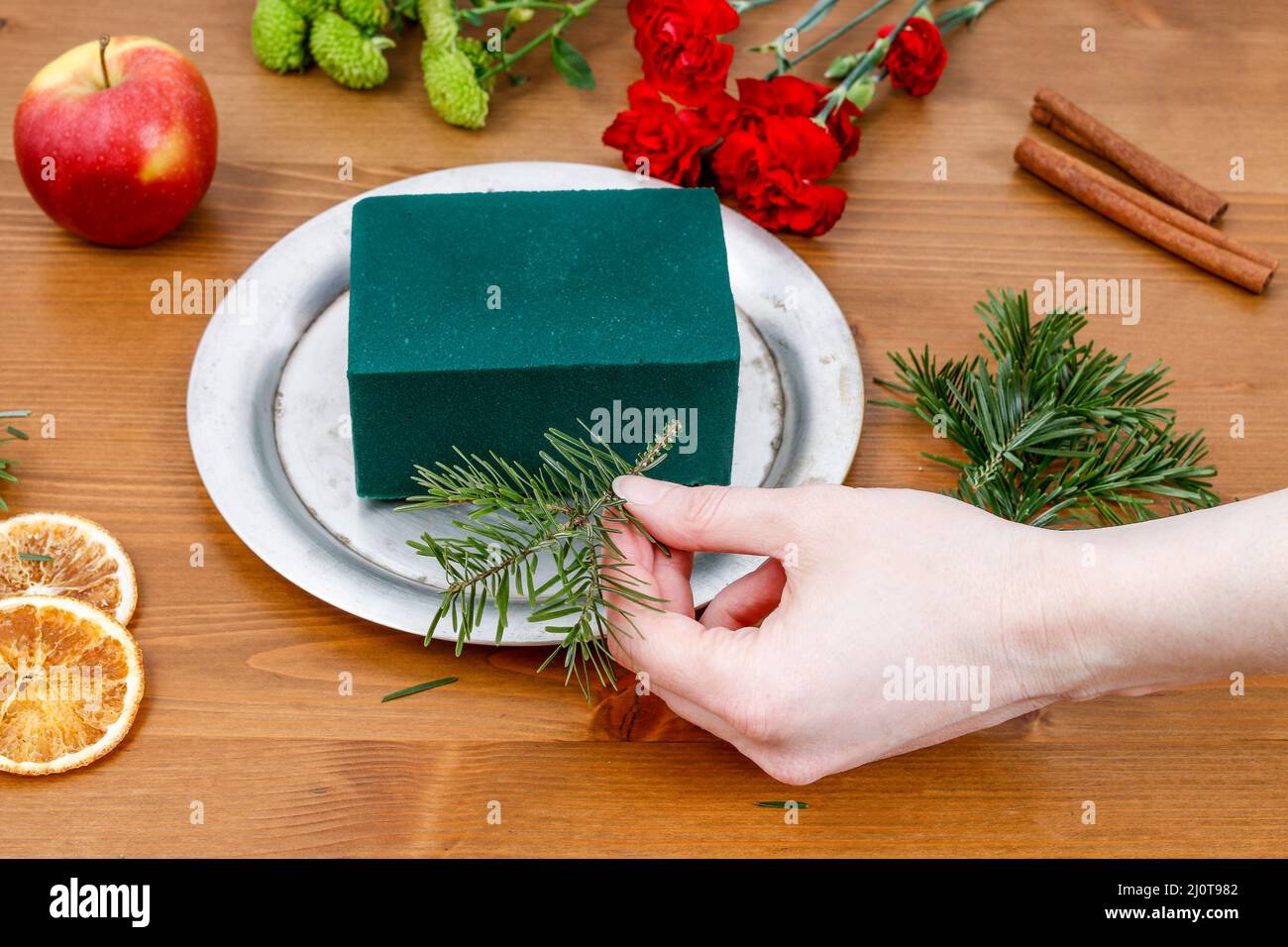 How to make christmas floral arrangement with carnations, chrysanthemum