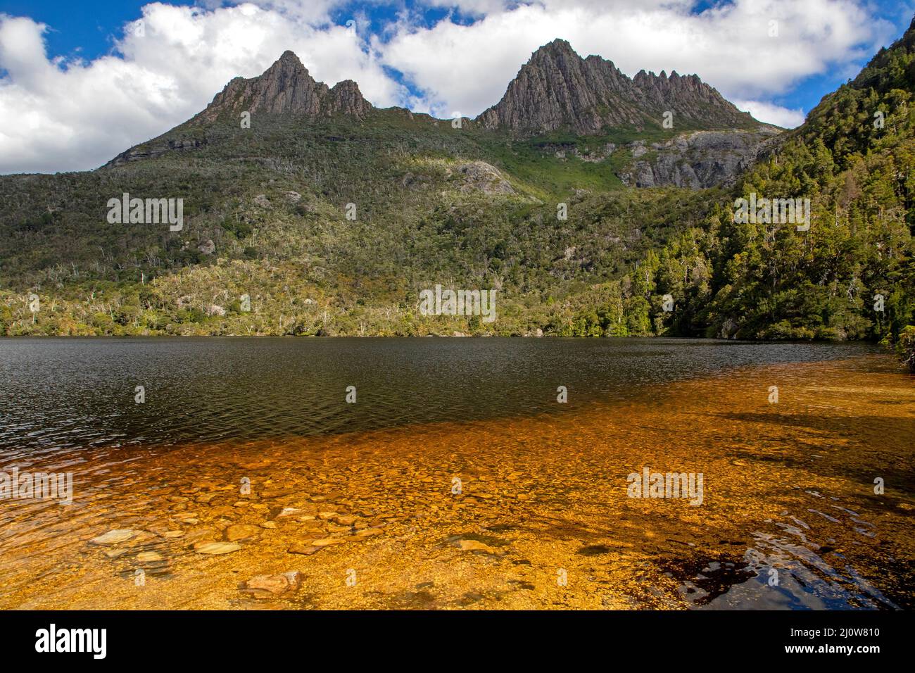 Dove Lake and Cradle Mountain Stock Photo Alamy