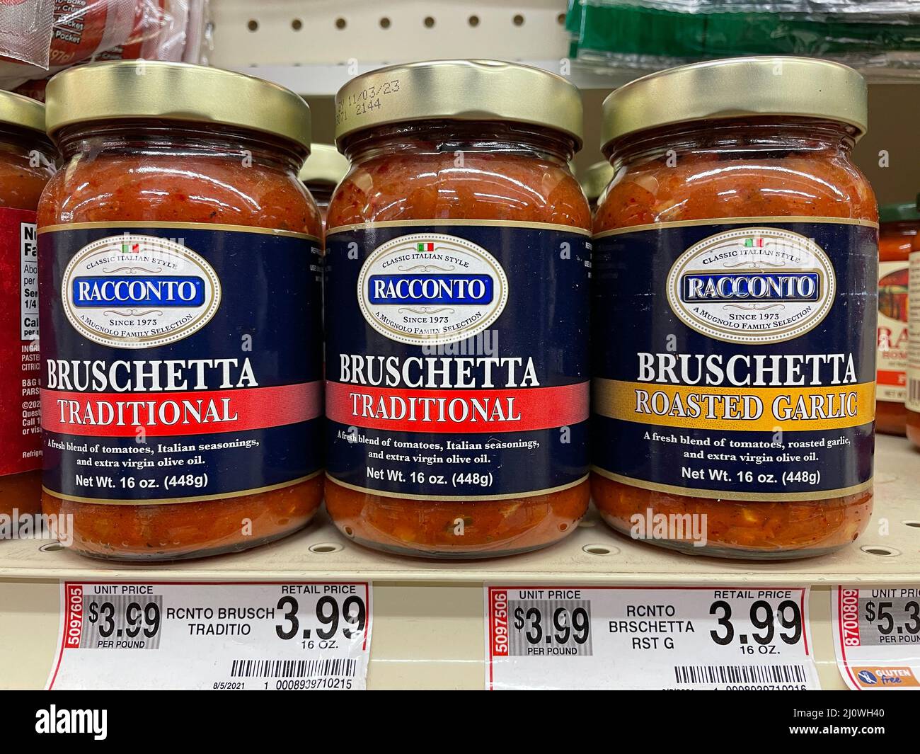 Augusta, Ga USA - 03 10 22: Pizza sauce kits on a retail store shelf jars of Racconto Bruschetta Stock Photo