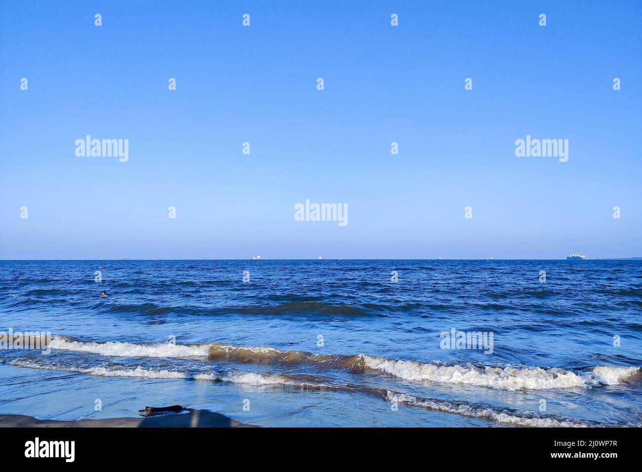 Beautiful blue ocean background hi-res stock photography and images - Alamy