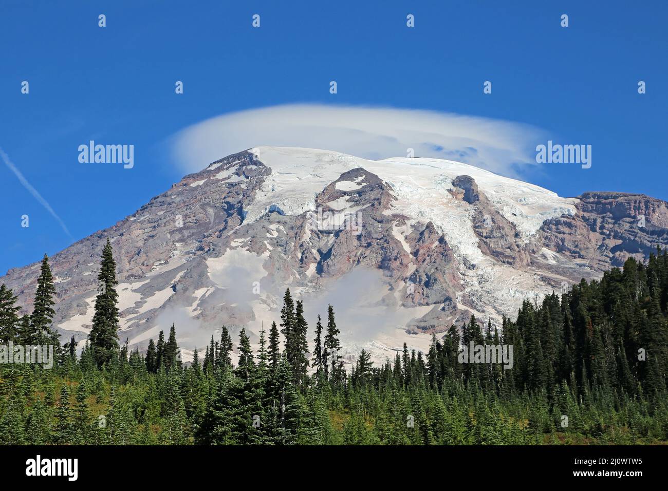 Cloud over Mount Rainier Mount Rainier National Park, Washington Stock Photo Alamy
