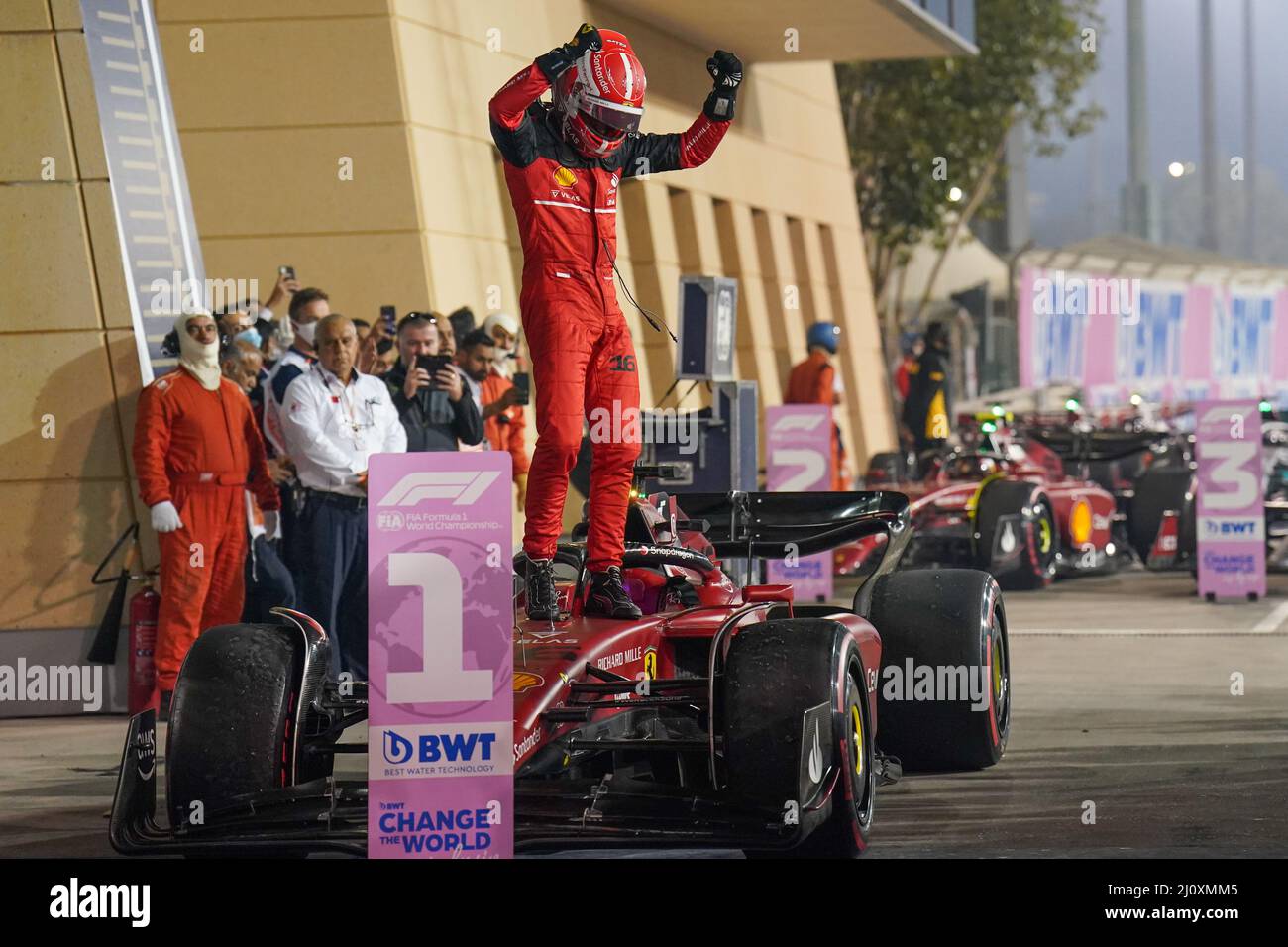 Ferrari F1-75 16 Charles Leclerc F1 Winner Grand Prix de Bahrain