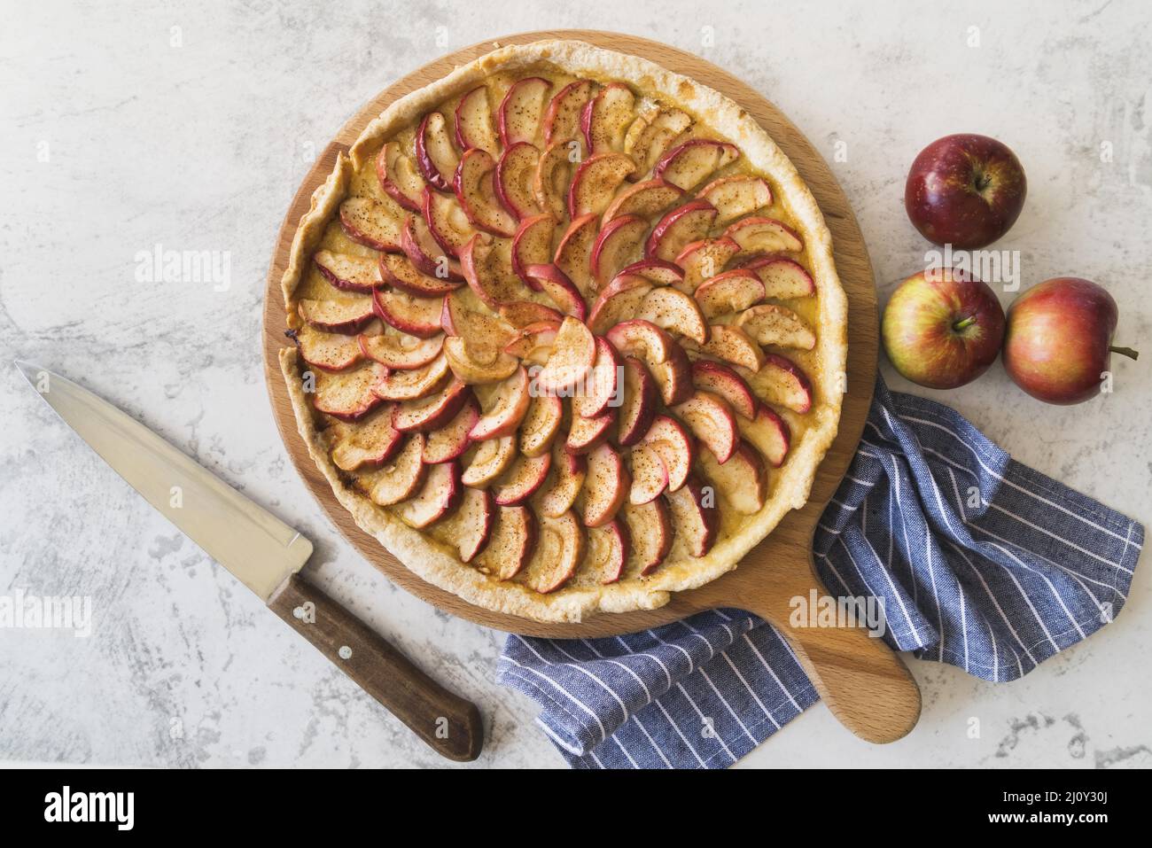 Bramley apple pie hi-res stock photography and images - Alamy