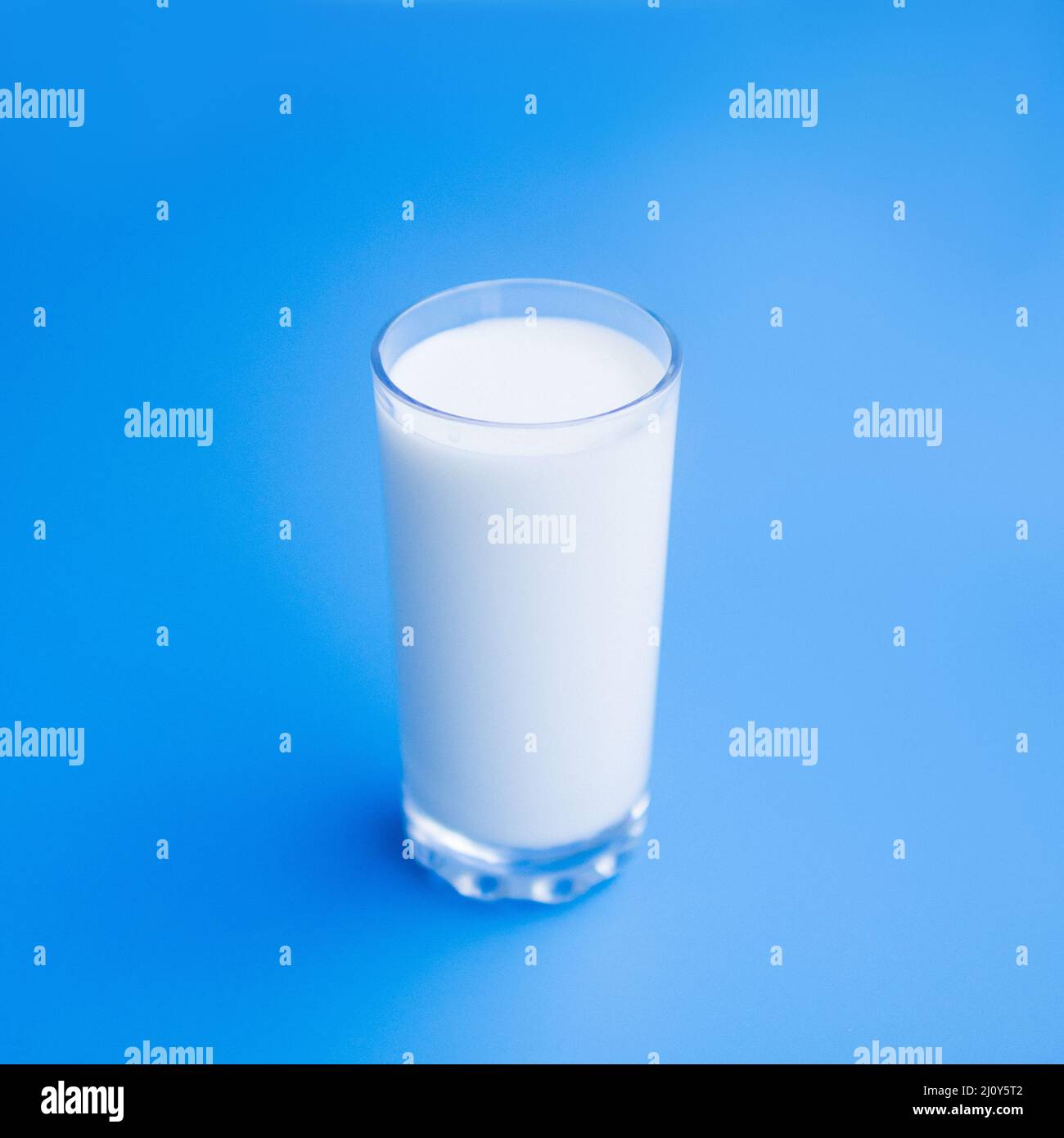 Milk glass hi-res stock photography and images - Alamy