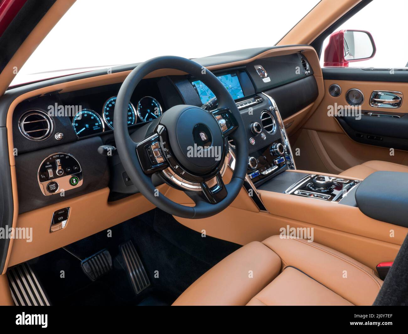 4x4 rolls royce cullinan hi-res stock photography and images - Alamy