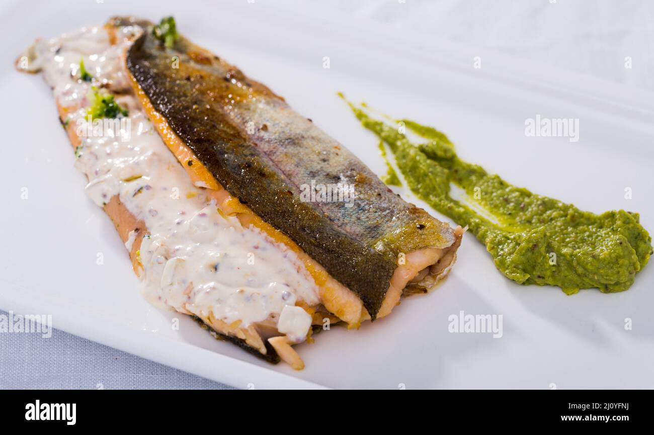 Grilled fillets of trout with tartar sauce Stock Photo Alamy