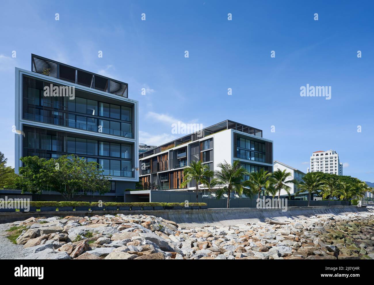 A modern luxurious seafront property on the seafront Stock Photo
