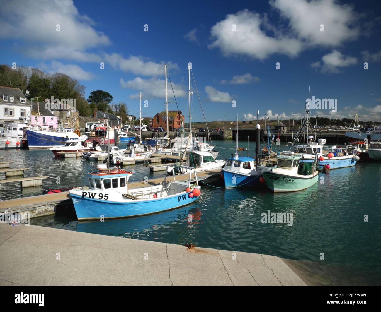 Padstow harbour fishing boat hi-res stock photography and images - Alamy