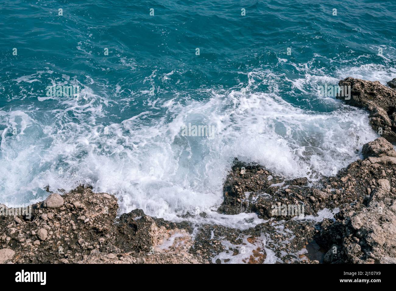 Foamy waves ocean washing hi-res stock photography and images - Alamy