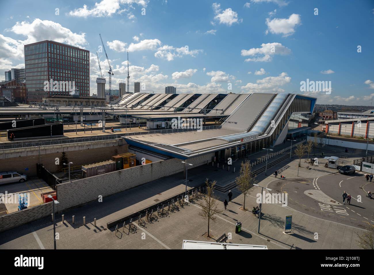 Reading Station Platforms and entrance Stock Photo Alamy