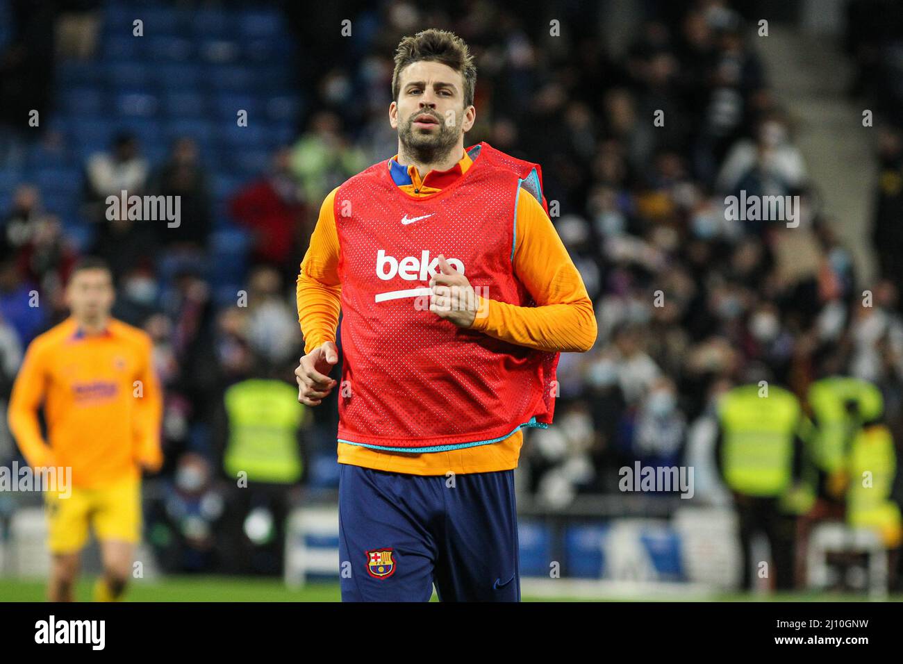 Gerard Pique of FC Barcelona warms up during the Spanish championship La Liga football match between Real Madrid and FC Barcelona on March 20, 2022 at Santiago Bernabeu stadium in Madrid, Spain - Photo:  Irh/DPPI/LiveMedia Stock Photo