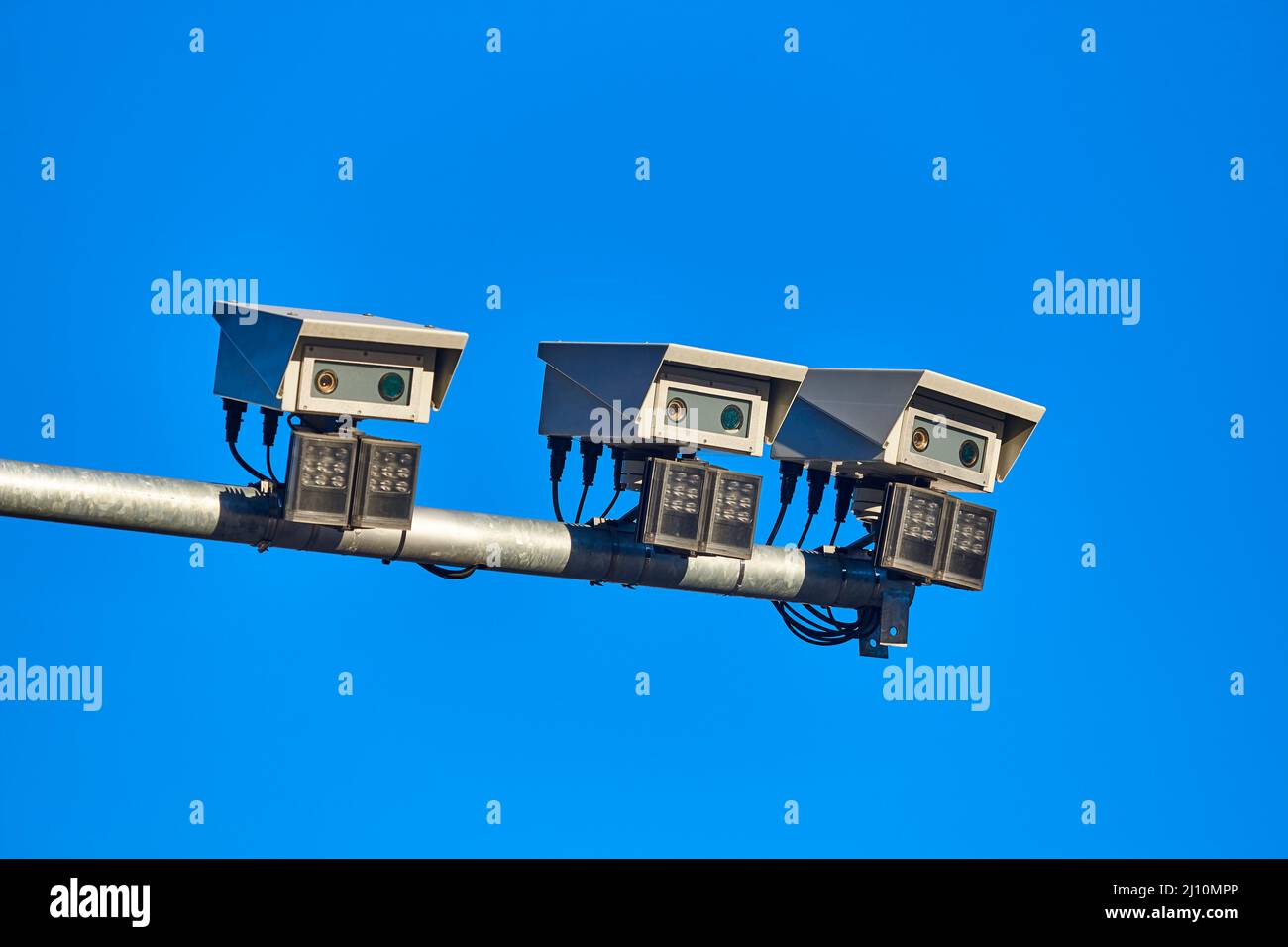 Urban traffic control surveillance camera. Big data city monitoring system Stock Photo Alamy