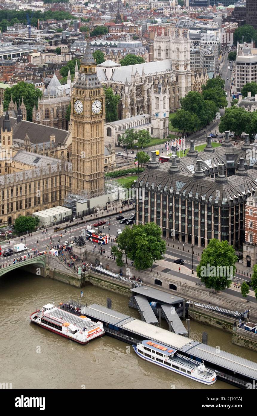 Blick über die Themse auf Big Ben und Westminster Abbey Stock Photo