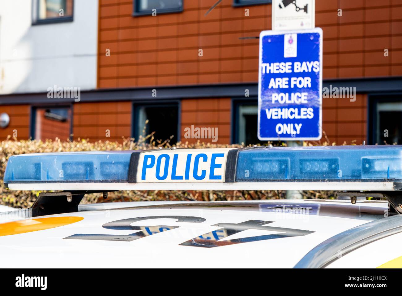 London police blue lights hi-res stock photography and images - Alamy