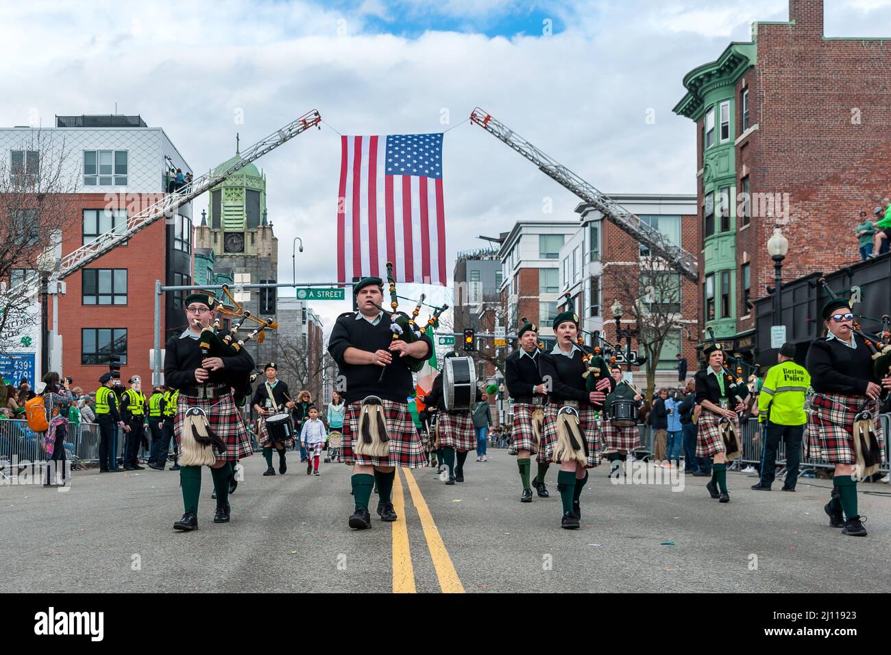 Parade bagpipers kilts marching hires stock photography and images Alamy