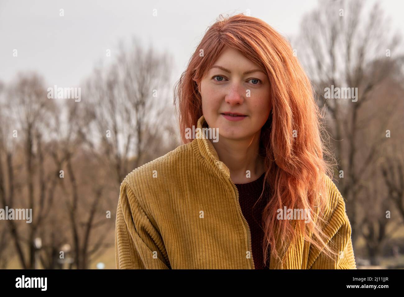Long haired old portrait woman hi-res stock photography and images - Alamy