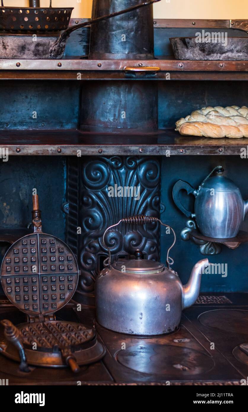 Coal stove hi-res stock photography and images - Alamy