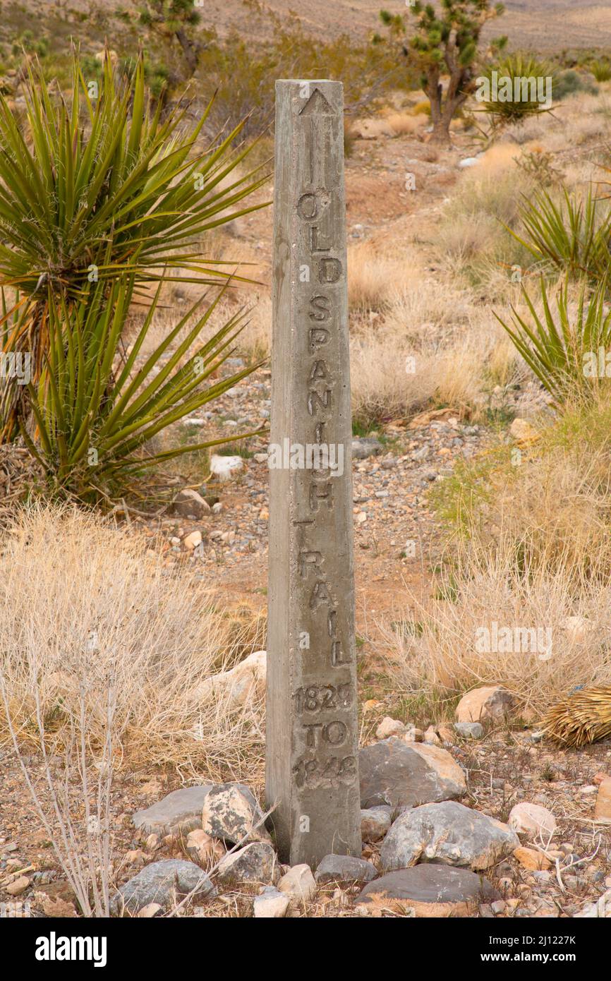 Old Spanish Trail marker at Late Night Trailhead, Old Spanish National Historic Trail, Red Rock Canyon National Conservation Area, Nevada Stock Photo