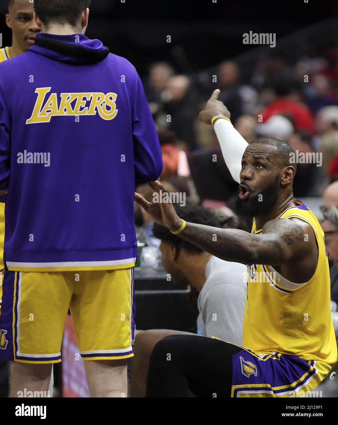 lakers vs cleveland 2022