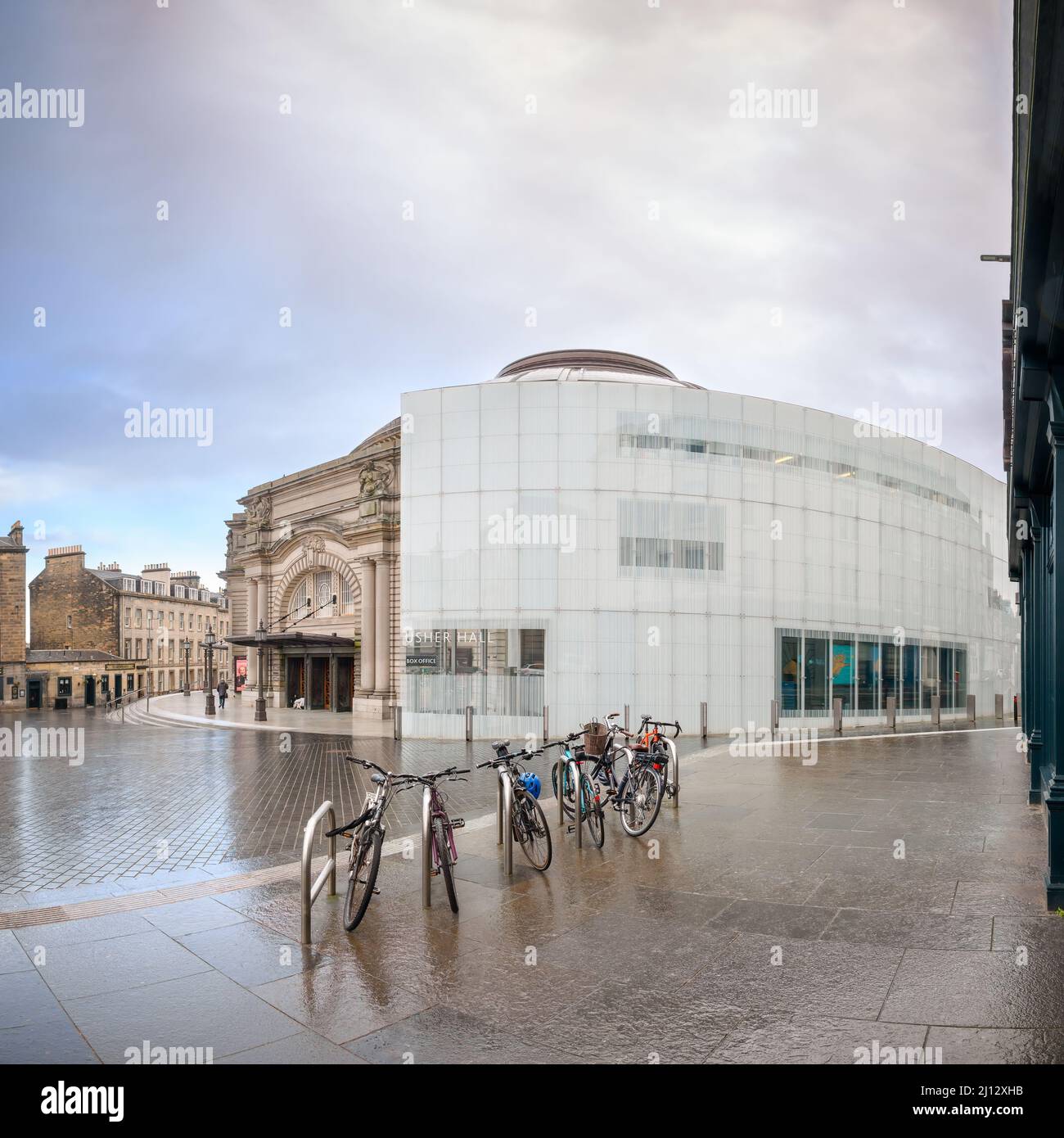 Edinburgh, Scotland, UK - Usher Hall with glazed extension by LDN Architects on a cloudy day Stock Photo