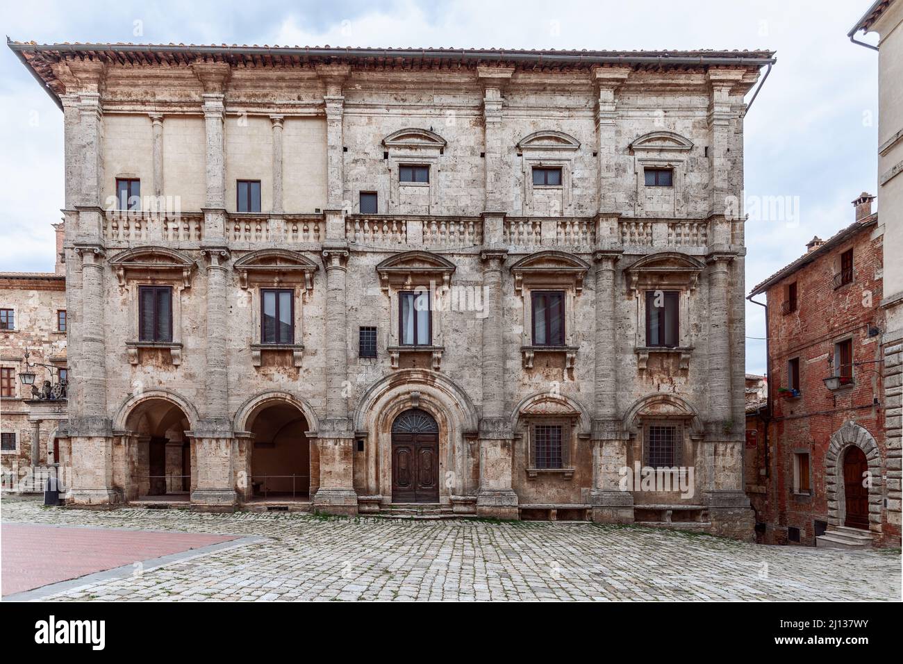 Renaissance Palazzo Nobili Tarugi on Piazza Grande in the medieval Montepulciano town. Toscana, Italy Stock Photo
