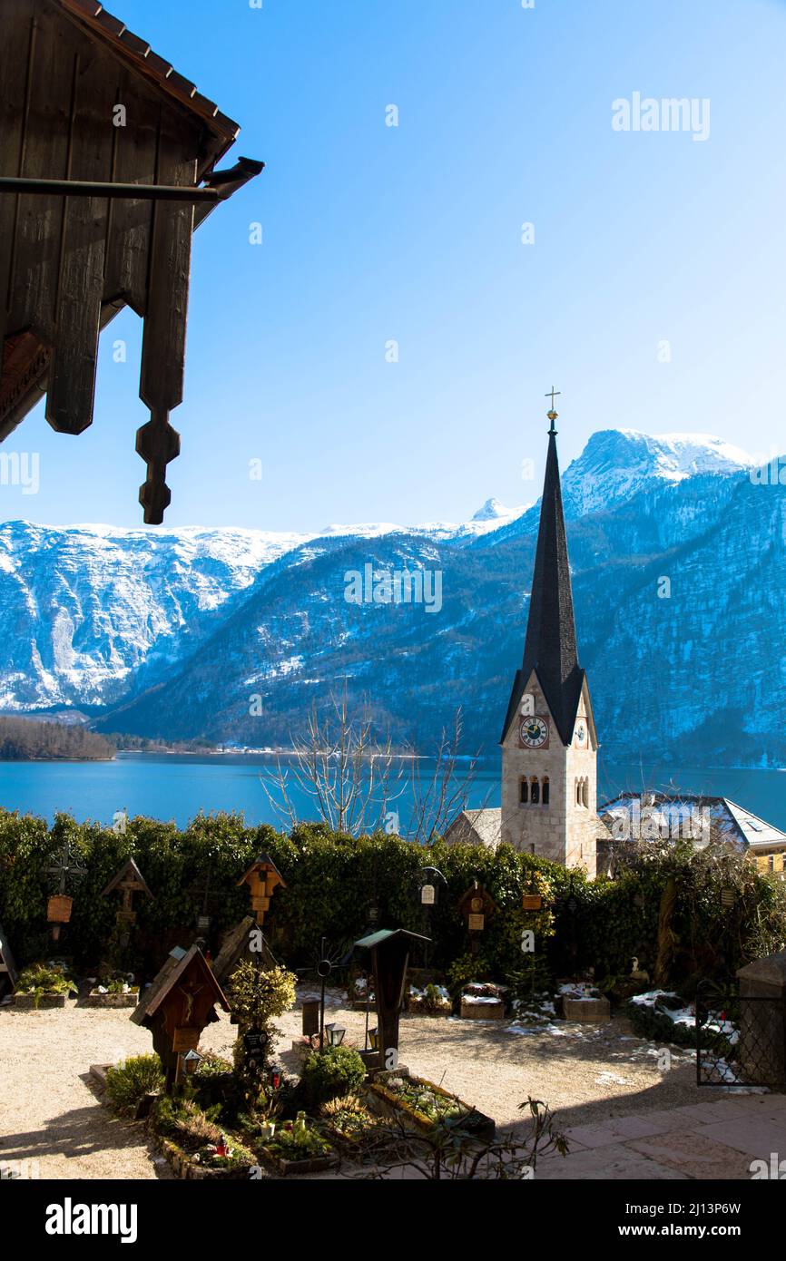 Panoramic view of the famous Hallstatt mountain village and the parish church of Maria Himmelfahrt in the Austrian Alps Salzkammergut, Hallstatt. Stock Photo