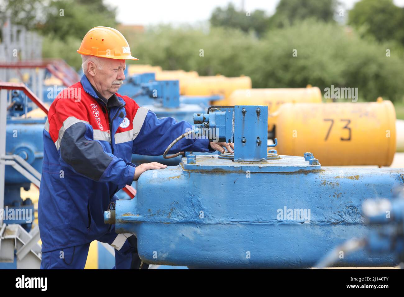Workers at the oil and gas station. Shut off the gas, control station