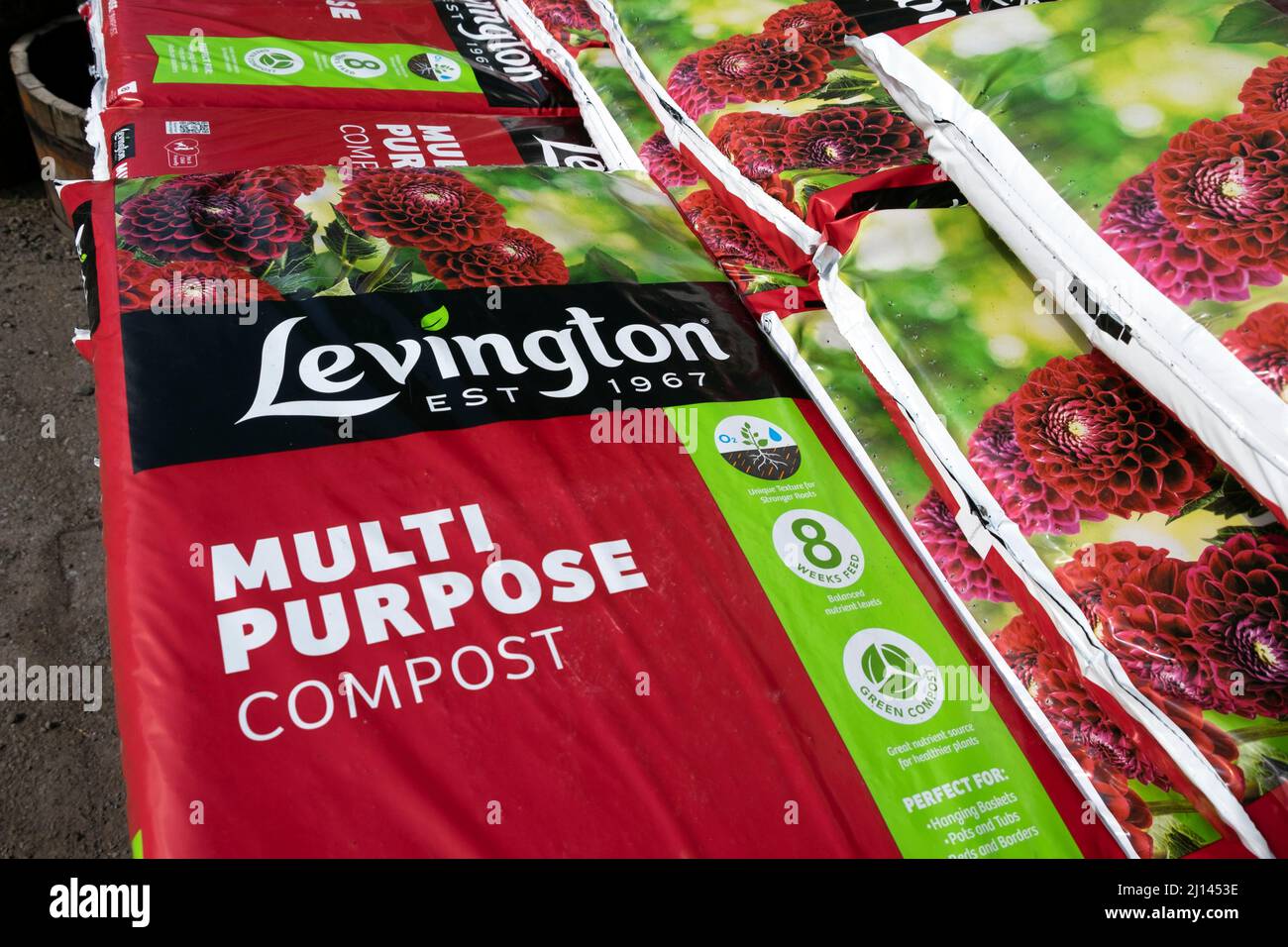 Bags of multi purpose compost hires stock photography and images Alamy
