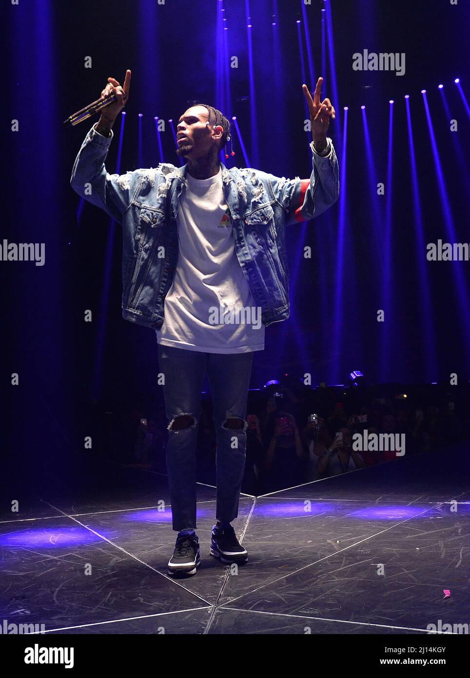Place Concert Chris Brown Paris Chris Brown US singer Performs At AccorHotels Arena In Paris Stock Photo -  Alamy