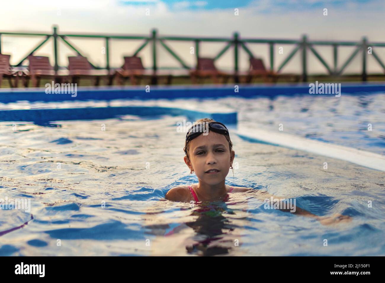 Underwater little girl pink bikini hires stock photography and images