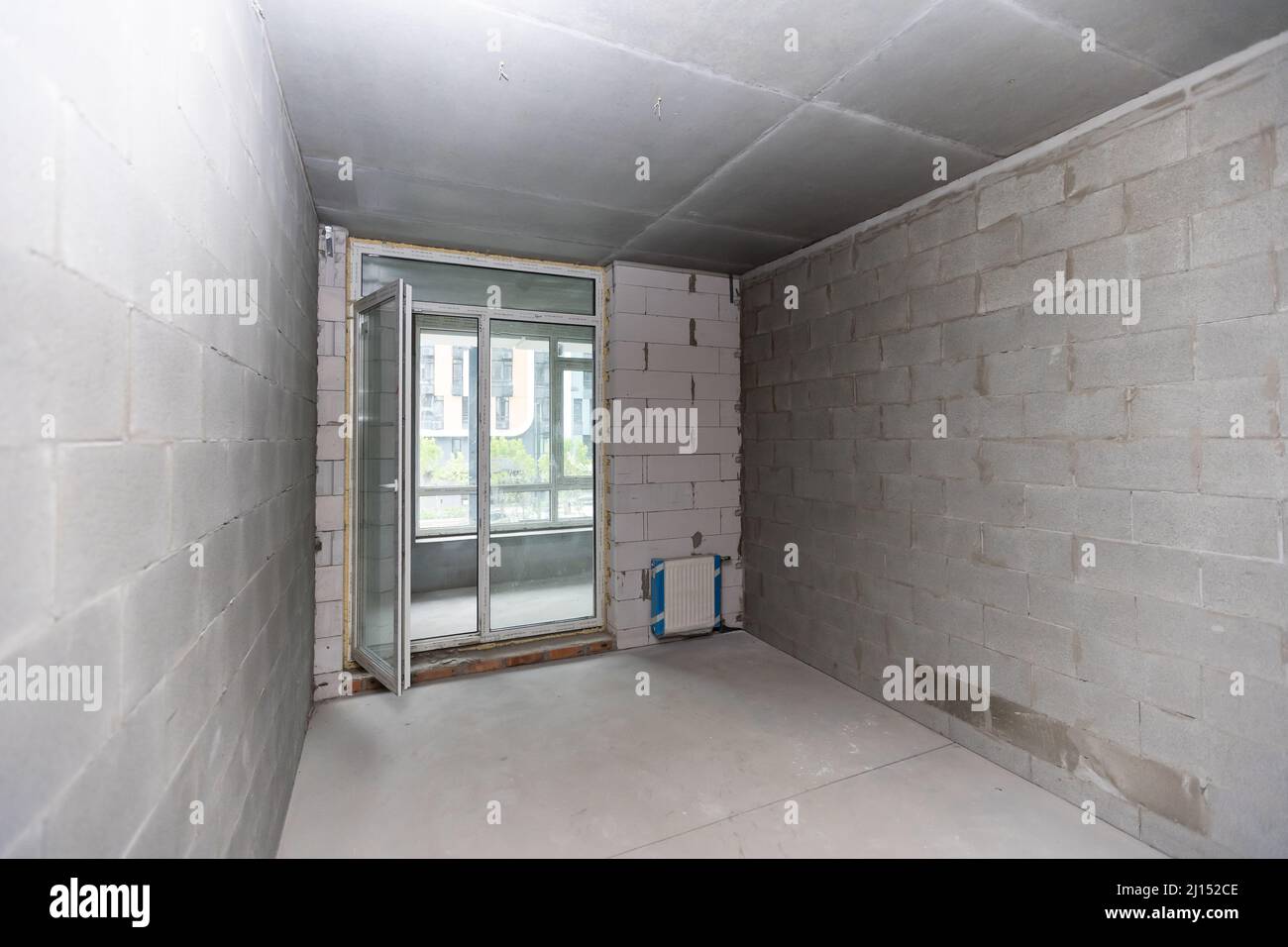 Apartment interior without finishing. apartment without renovation in a ...