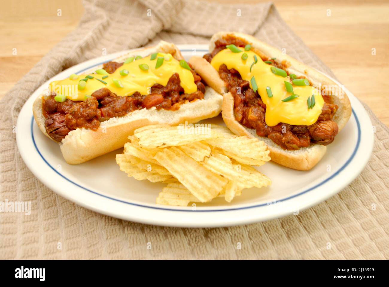 Chili hot dogs potato chips hires stock photography and images Alamy