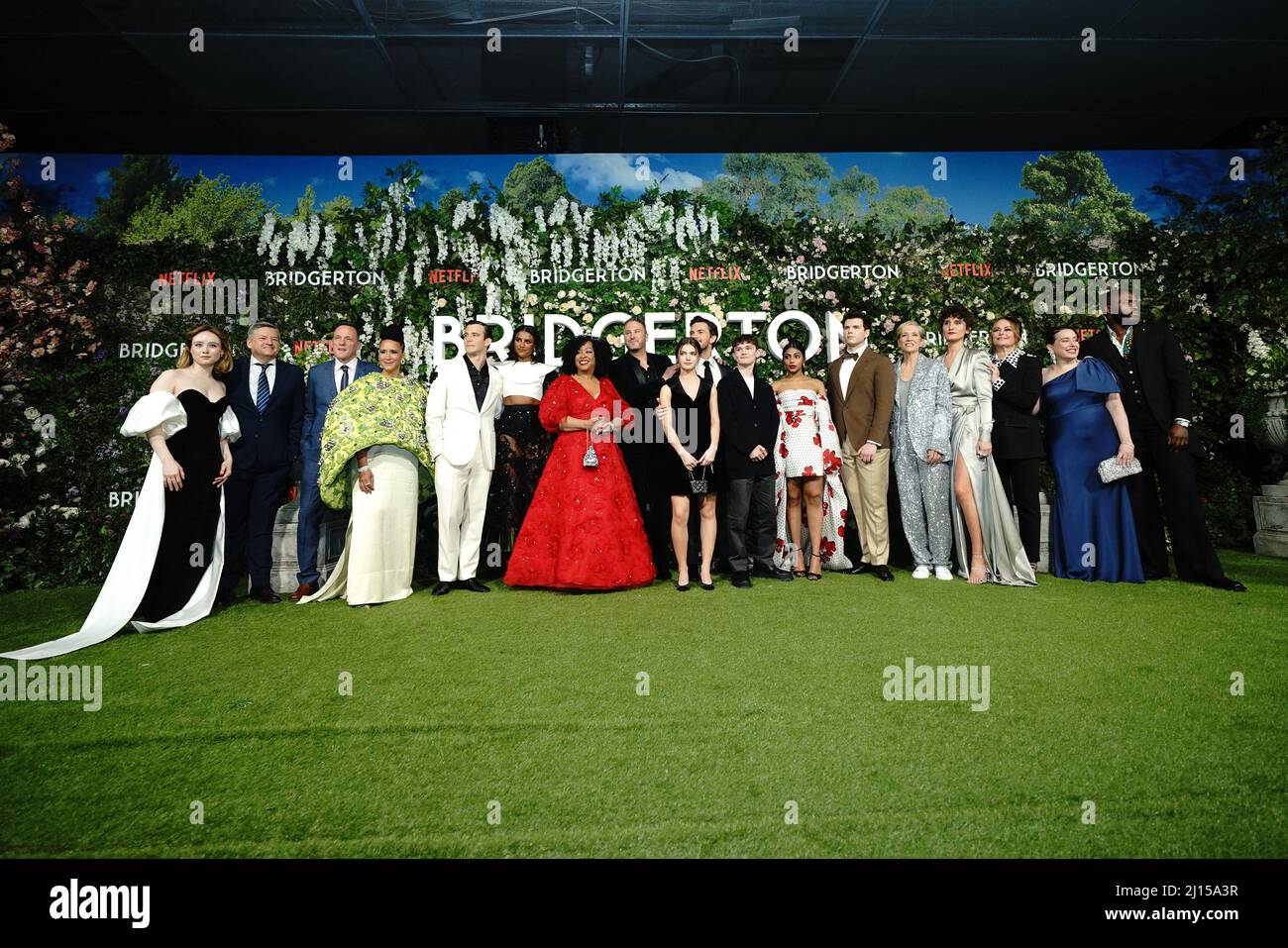 The cast and crew of Bridgerton pose for a photo ahead of the world premier of series two of the Netflix period drama Bridgerton, at Tate Modern, London. Picture date: Tuesday March 22, 2022. Stock Photo