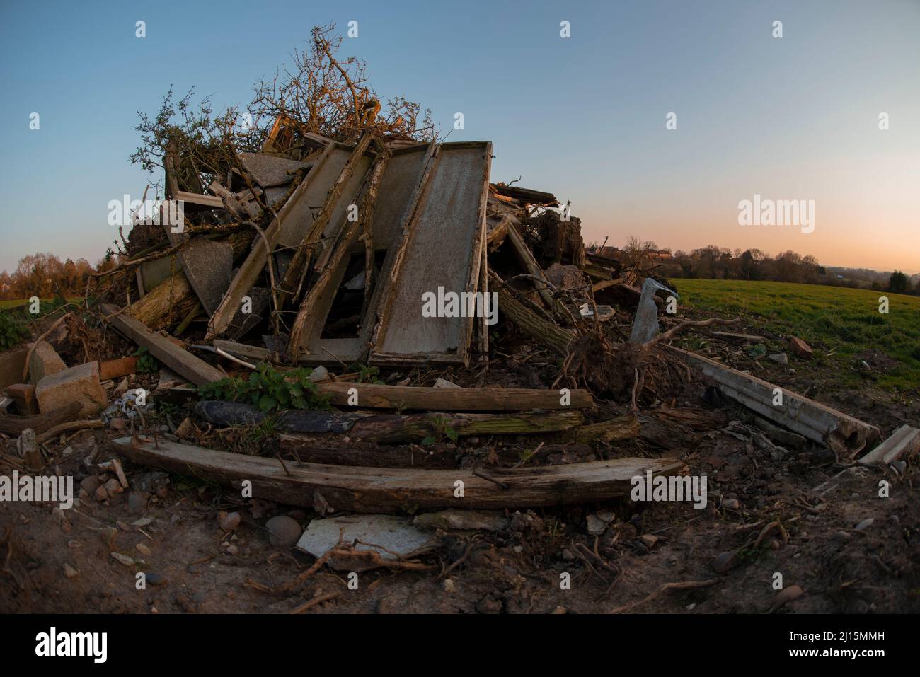 Webheath Hill Top - The derelict shed / house in the middle of a field - almost collapsed - Redditch, Worcestershire Stock Photo