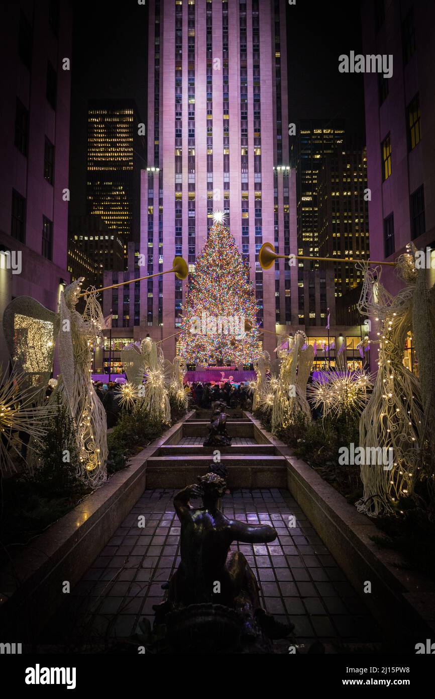 Rockefeller Center Christmas Tree Stock Photo Alamy