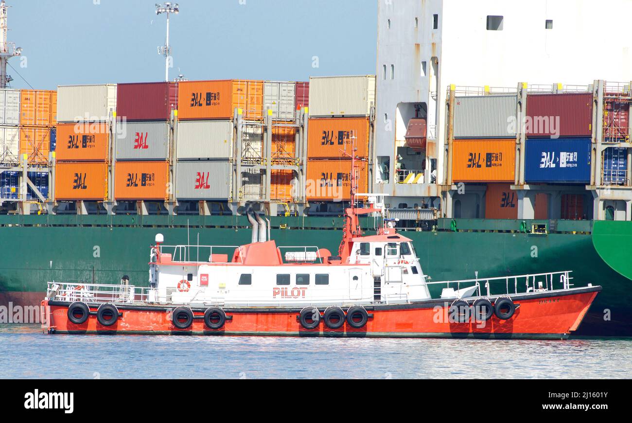 Oakland, CA - March 16, 2022: Pilot vessel DRAKE awaiting at the docks of the inner harbor at the Port of Oakland to retrieve a harbor pilot. Stock Photo