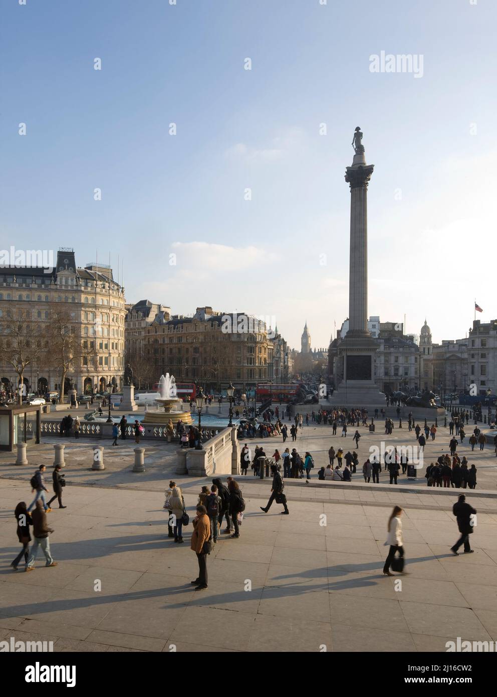 Blick nach Süden auf Whitehall, Nelson-Säule (Nelson's Column) und Big Ben Stock Photo