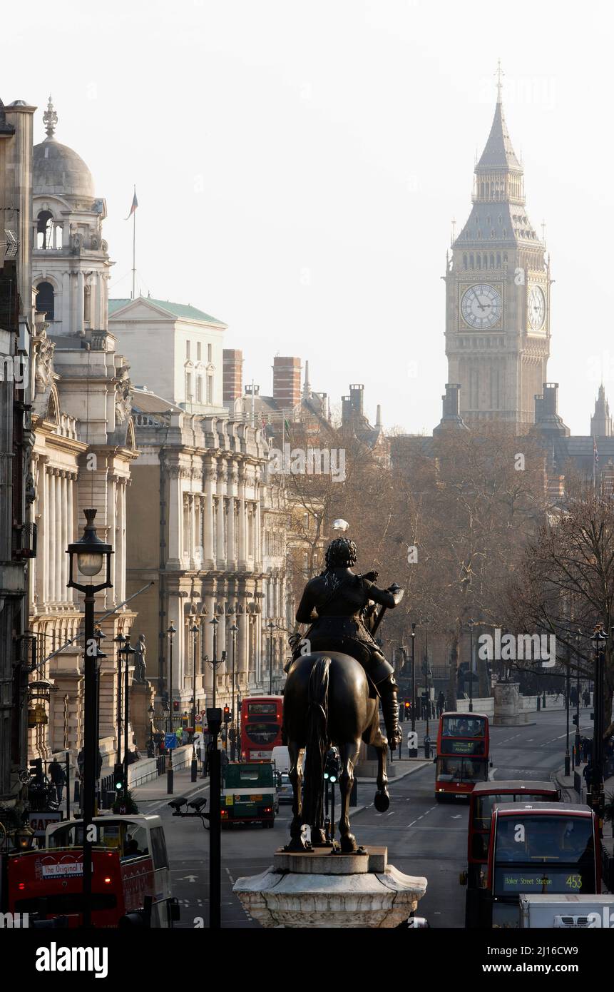 Blick nach Süden auf Whitehall, Denkmal Charles I. und Big Ben Stock Photo