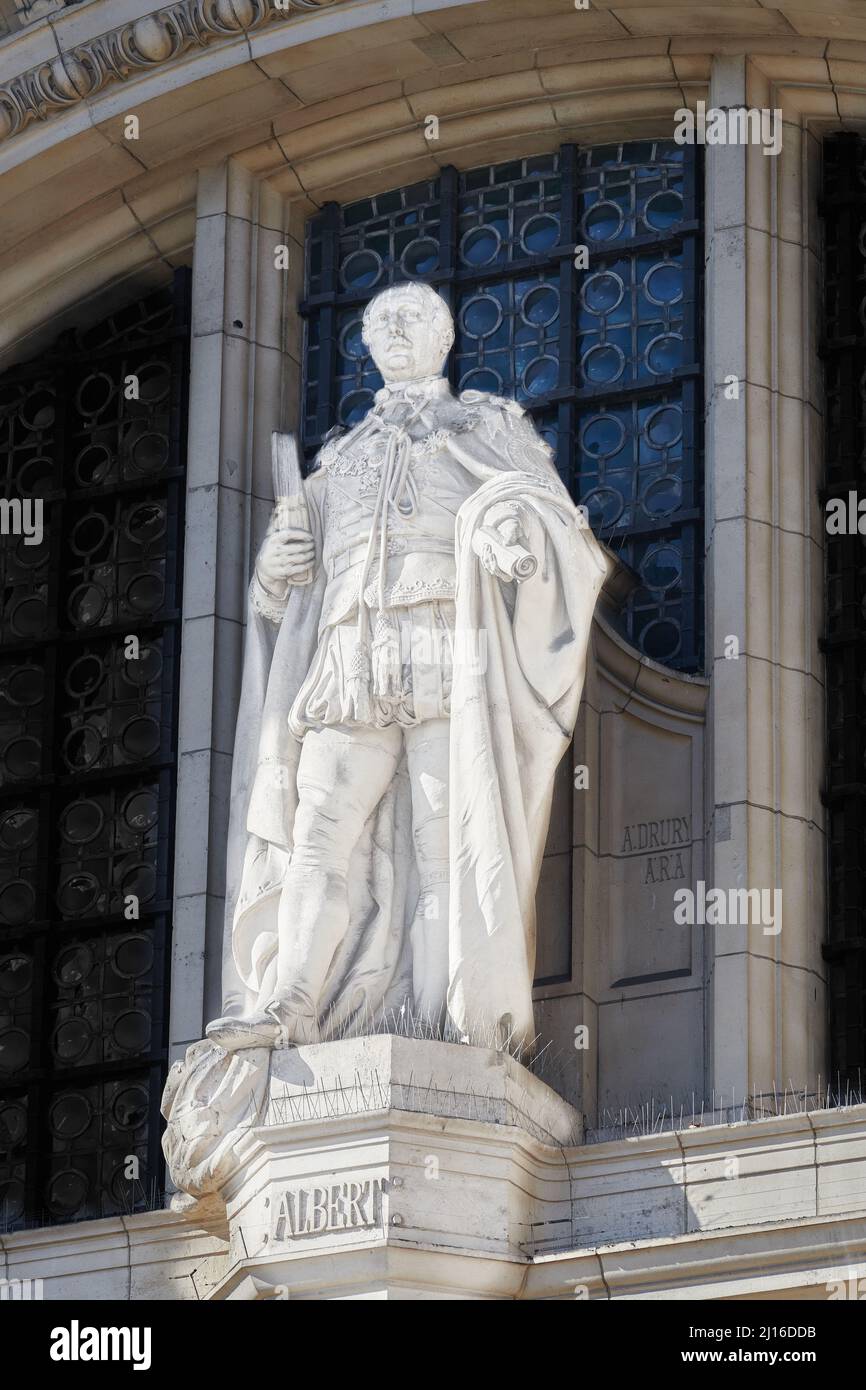 Statue of Prince Albert on the front wall of the Victoria and Albert museum, London, England. Stock Photo