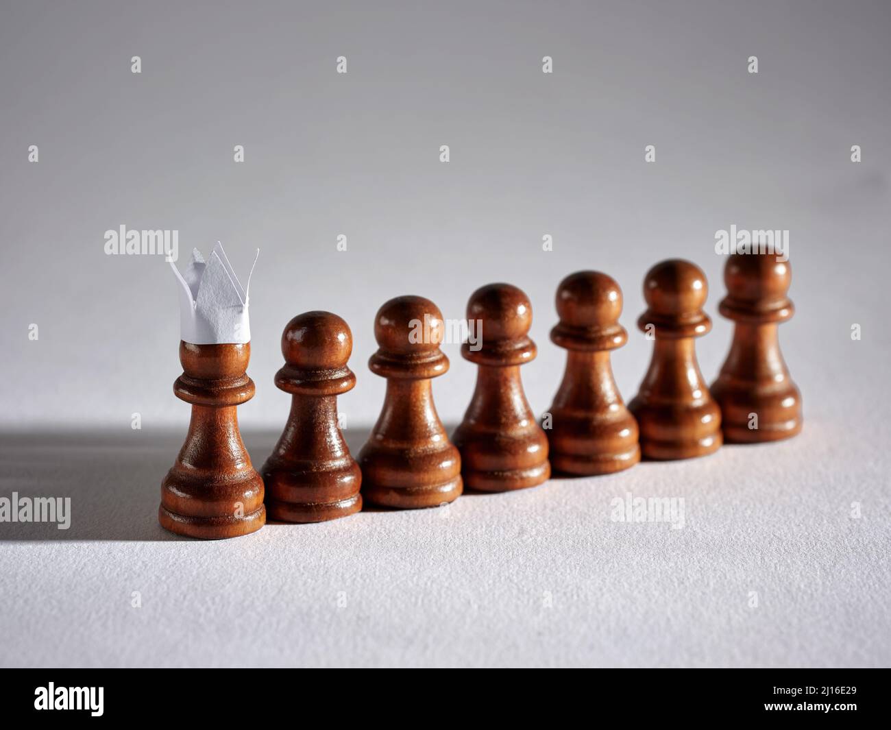 Chess Queens. Game of Chess. Game to Development Analysis Strategy Plan,  Leader and Teamwork Concept for Success. Business Solutions, Success  Strategy Stock Photo - Alamy