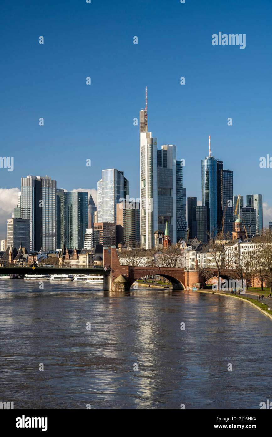 Downtown skyline and river Main, Frankfurt am Main, Hesse, Germany ...